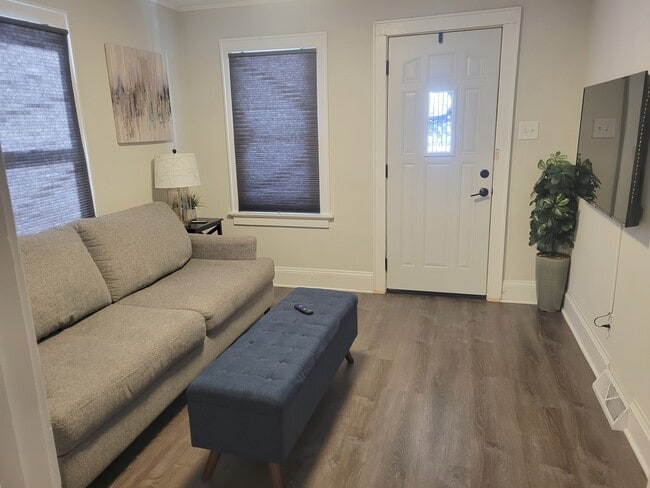 Photo - 156 N 75th St