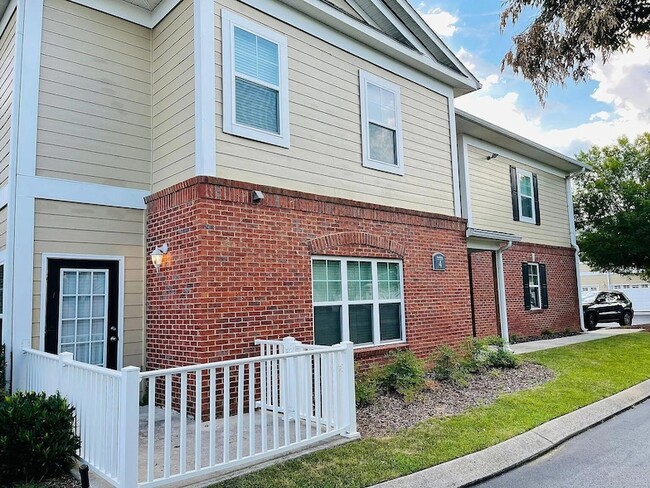 Building Photo - 4102 Regency Ct Rental