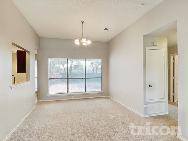 Photo - 8002 Meadowlark Ln