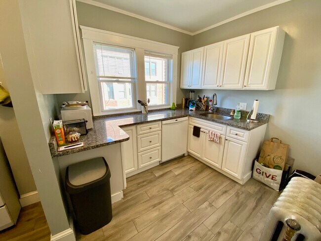 Photo - 1496 Commonwealth Ave Unidad 6