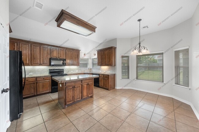 Photo - 1012 H K Allen Pkwy