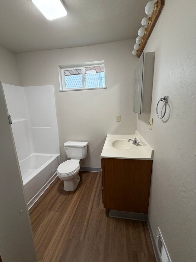 Photo - Imlay Duplex Unit 915 3rd Ave SW