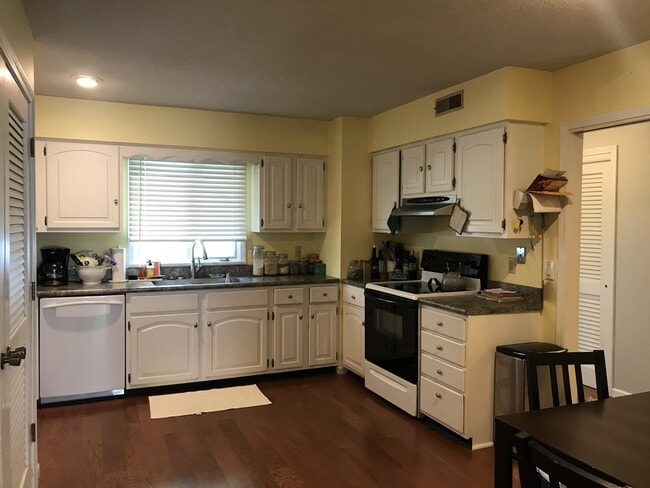 Photo - 607 Mt Brier Pl