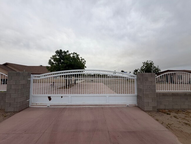 Photo - 19435 W Melvin St
