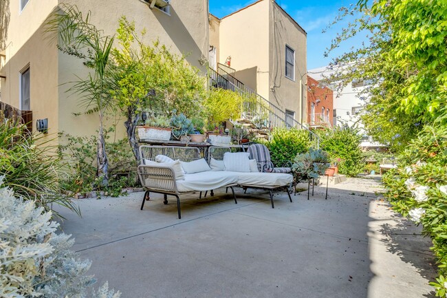 Photo - La Peer Apartments