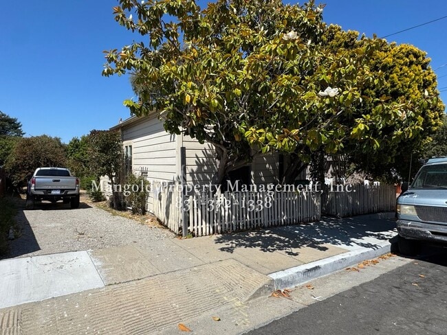 Charming 2-Bed 1-Bath Home with Spacious Y... - Charming 2-Bed 1-Bath Home with Spacious Y...