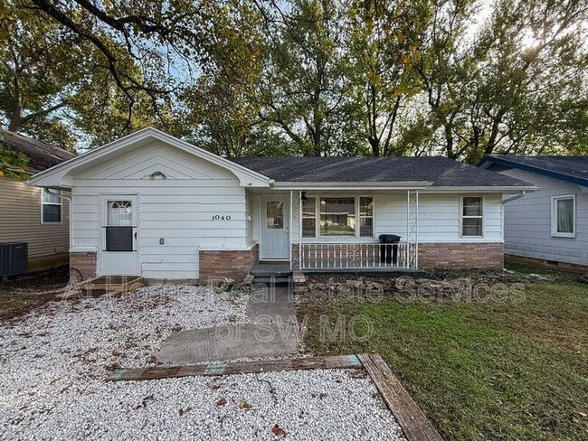 Photo - 1040 E Cherokee St