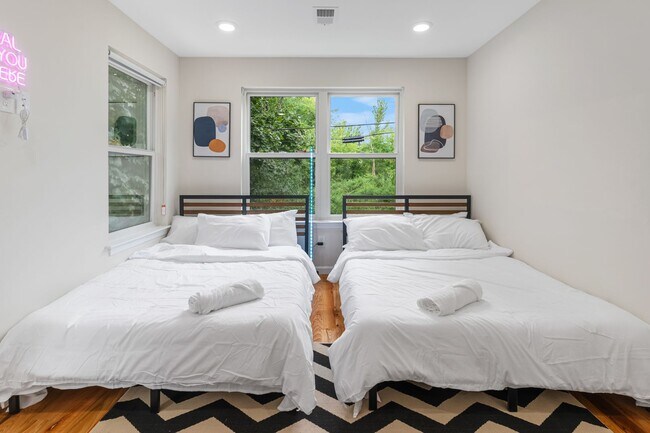 549 S Orange Ave Unit 2