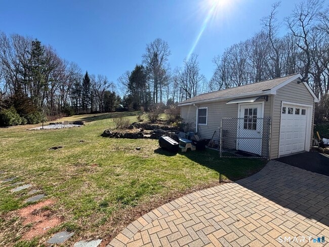 Photo - 394 Clintonville Rd