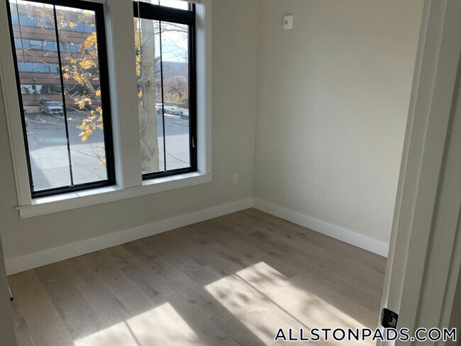 Photo - 157 Everett St Unit 202