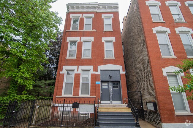 Building Photo - 1475 W Huron St Unit 2F Rental