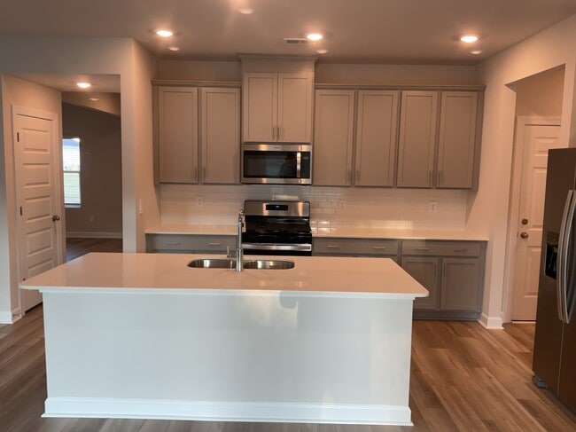 Photo - 300 Granby Trl