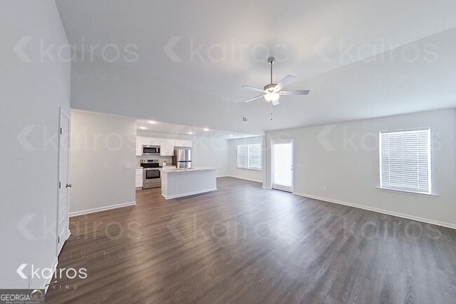 Photo - 205 Redwood Ct