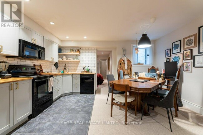 Photo - 204 Berkeley St