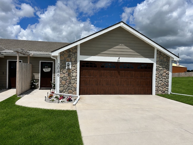 Building Photo - Newly Built, Beautiful Home!