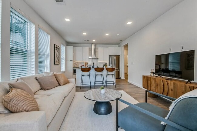 Photo - 13100 Noel Rd Unidad 539