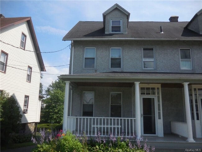 Photo - 458 Westchester Ave