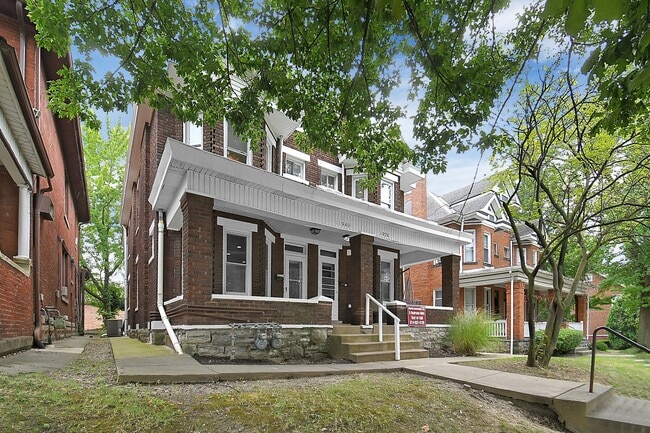 1940 Summit St