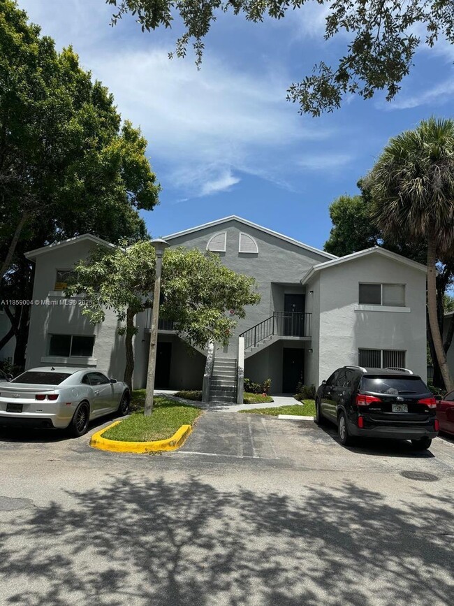 Building Photo - 984 Lake Victoria Dr Rental