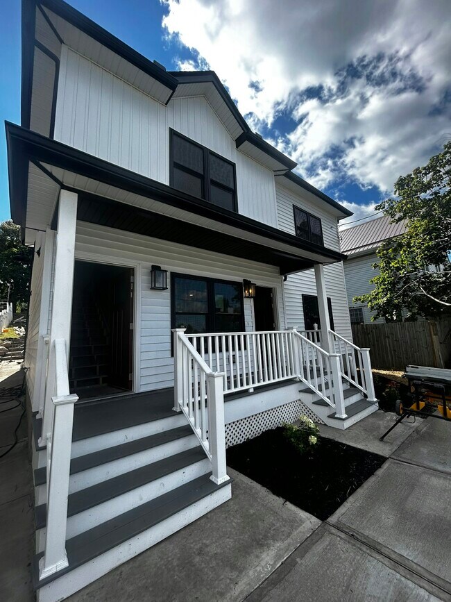 Building Photo - 216 Harrison Ave Unit 2nd floor