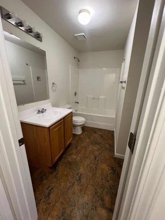 Photo - 3 Bedroom 2 bath 2 car garage house Unit 136 Horseshoe Valley Dr