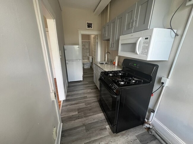 Photo - 703 Newington Ave Unit 2 F