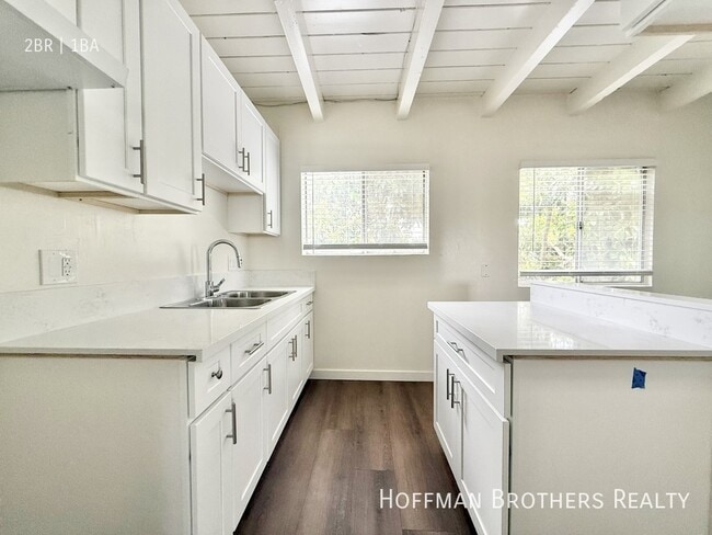 Building Photo - 1256 W 87th St Unit 6