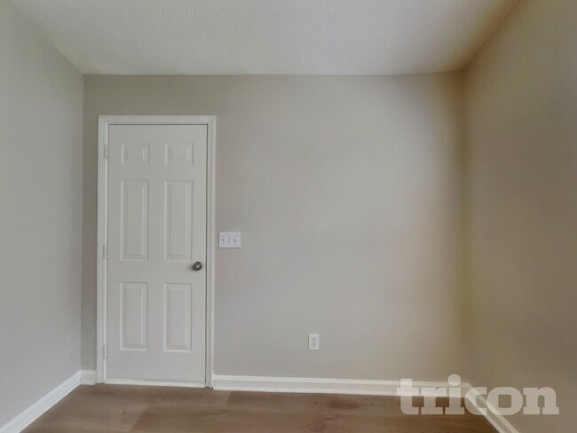 Photo - 1469 Buckingham Pl