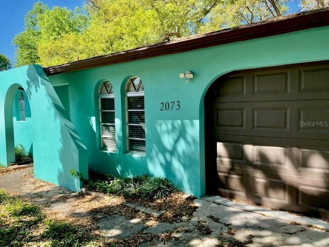 Photo - 2073 Carnac St