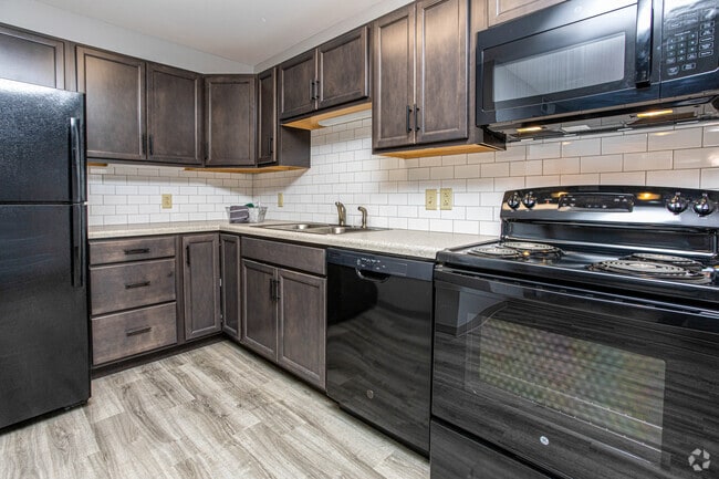 2BR, 1BA - 875 SF - Kitchen