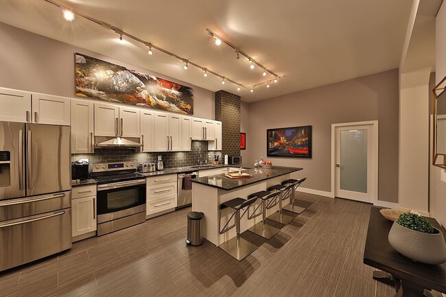 Photo - 10154-10103 103 St NW Unit SI FL2-ID1438803P