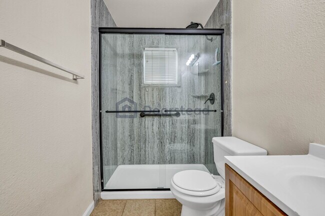 Photo - 2744 Northglen St