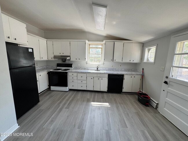 Photo - 305 Cherry St
