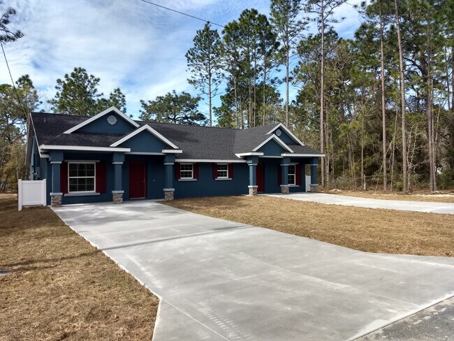 Entrada para dos coches - 9278 N Travis Dr