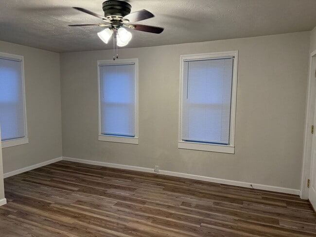 Building Photo - 648 W 10th Ave Unit 648A