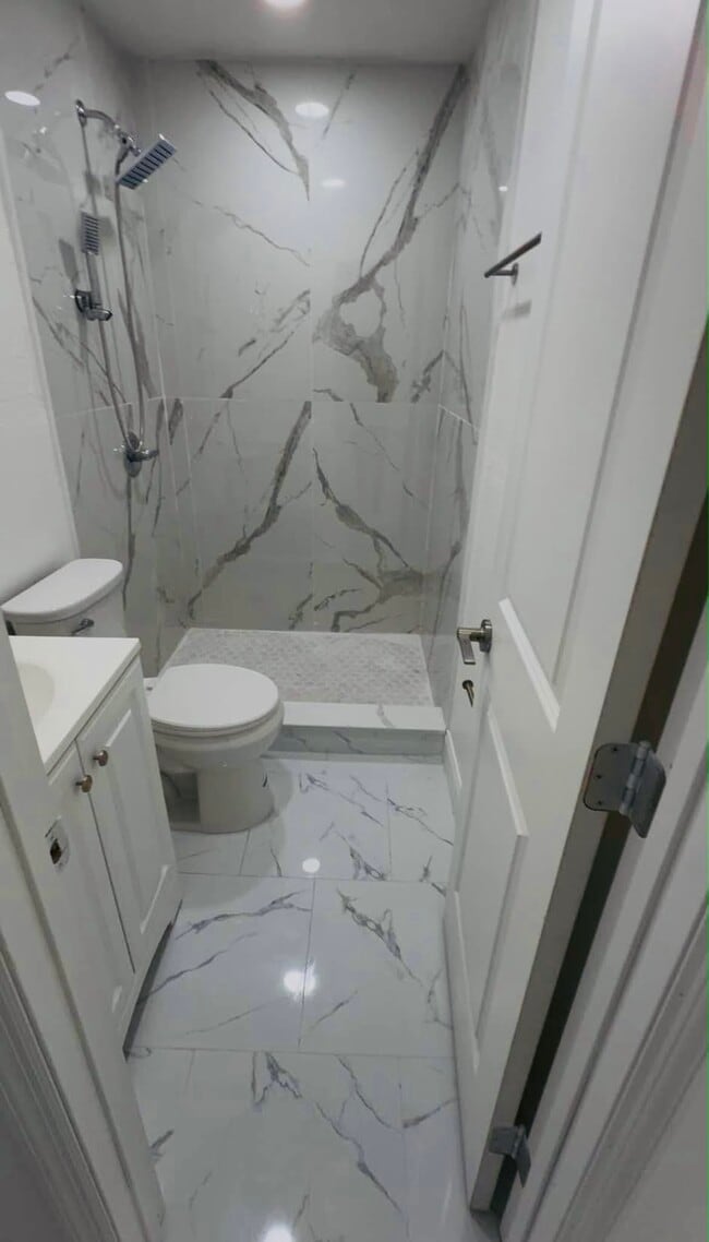 Bathroom - 4432 Perch St Unit Efficiency Studio Apt