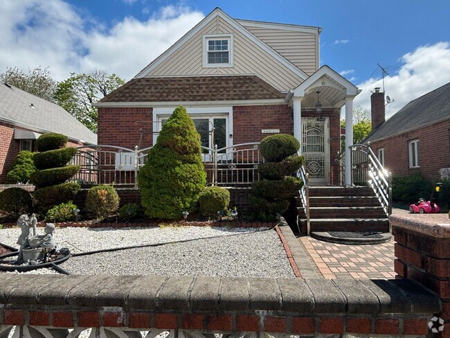 Building Photo - 80-17 252nd St Rental
