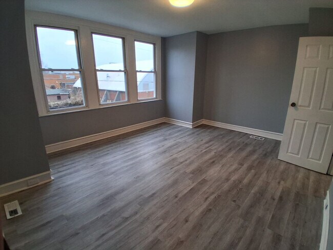 Photo - 3 BED 1 BATH HOME FOR RENT