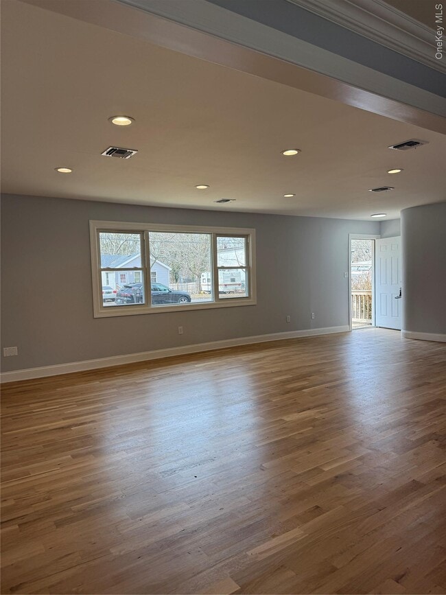 Photo - 165 Lynbrook Dr