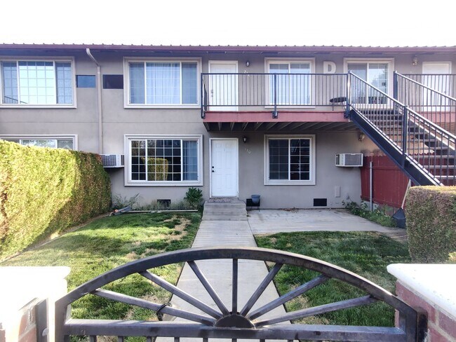 Building Photo - Updated Condo in West Richland