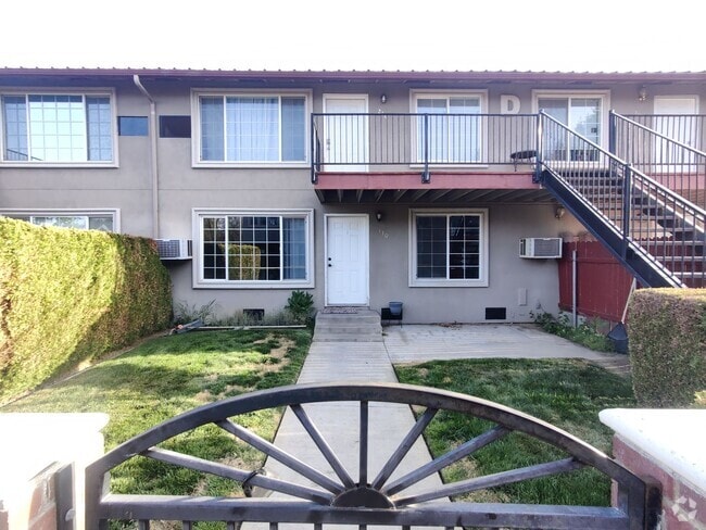 Building Photo - Updated Condo in West Richland