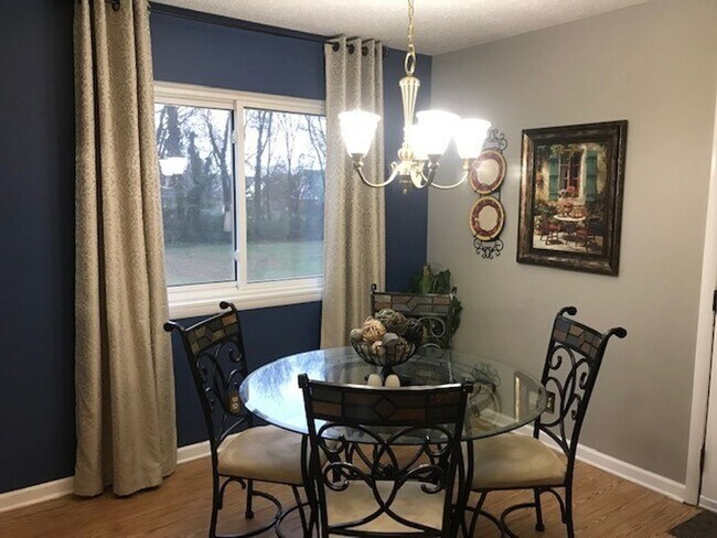 Photo - 2075 Stonebrook Dr