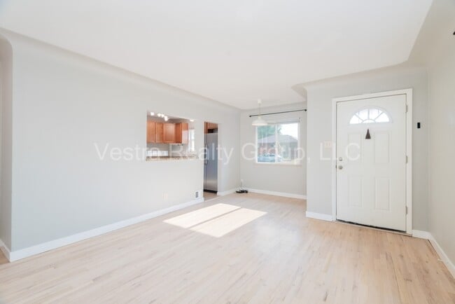 Photo - 3680 Grape St