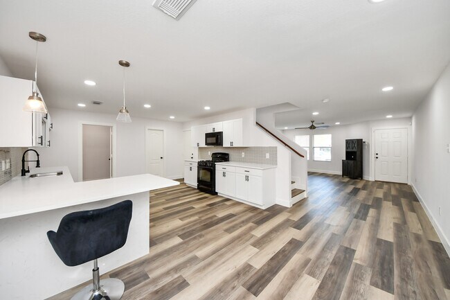 Photo - 7826 Maverick Trace Ln