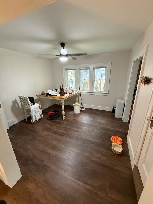 Photo - 2827 Wood St