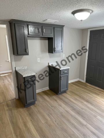 1038 N Claybrook St Unit 1