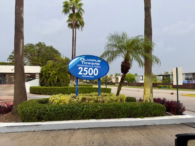 Building - 2500 Parkview Dr Unit 1909