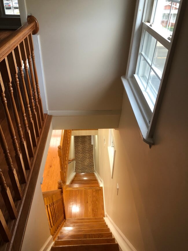 Photo - 135-06-106 107th Ave