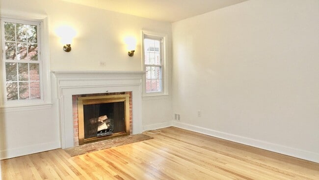 Photo - 1926 N Underwood St