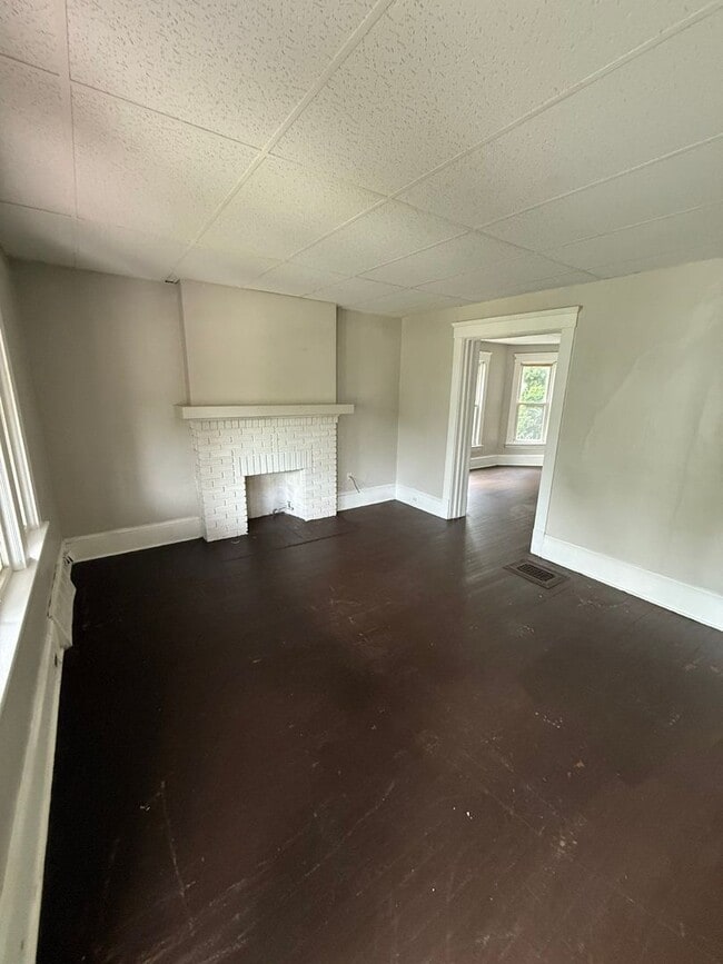 Photo - 700 E 117th St Unit 700 E 117